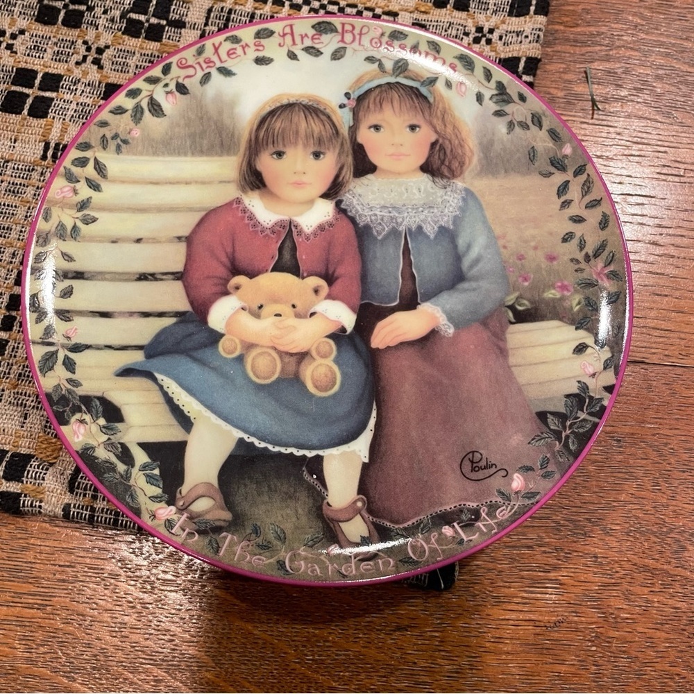 Vintage Kindred Moments Collection - "Sisters are Blossoms” collectors